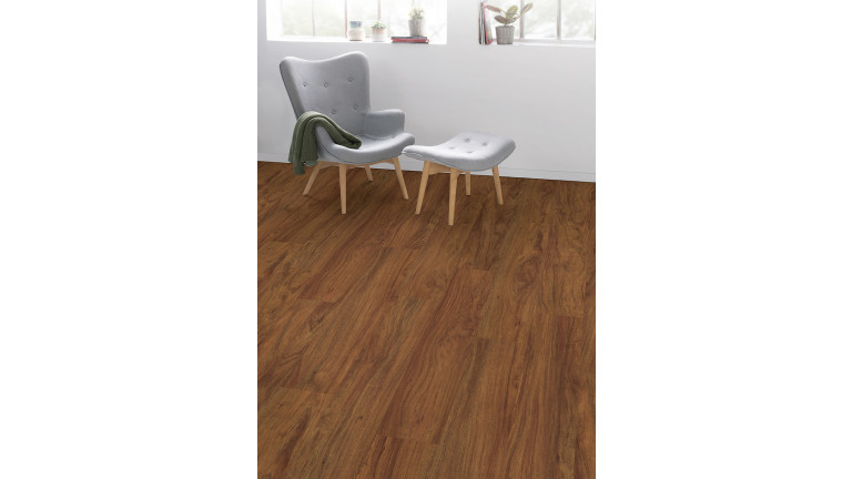 EGGER Brown Agira Wood Nedvességálló Laminált Padló