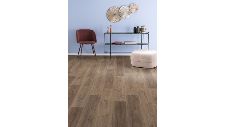 EGGER Light Langley Walnut Laminált Padló
