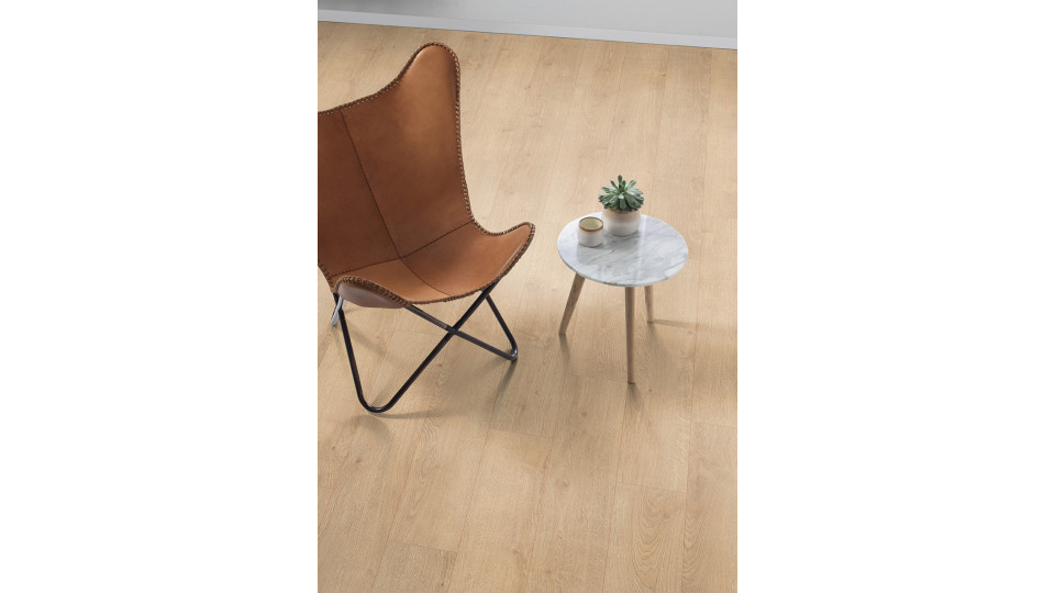 EGGER Light Newbury Oak Nedvességálló Laminált Padló
